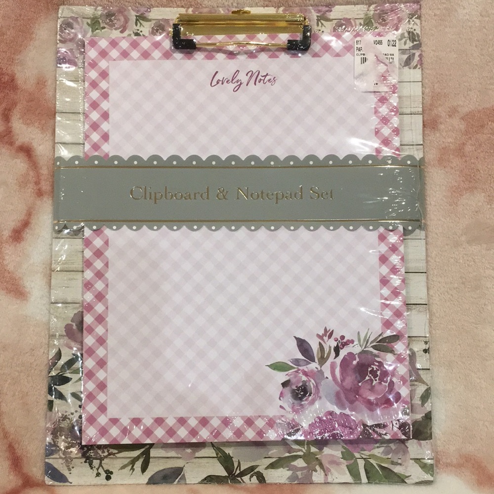 Pretty Floral Lavender and Sage Clip Board & Note Pad Set NWT 10” X 13” Votum